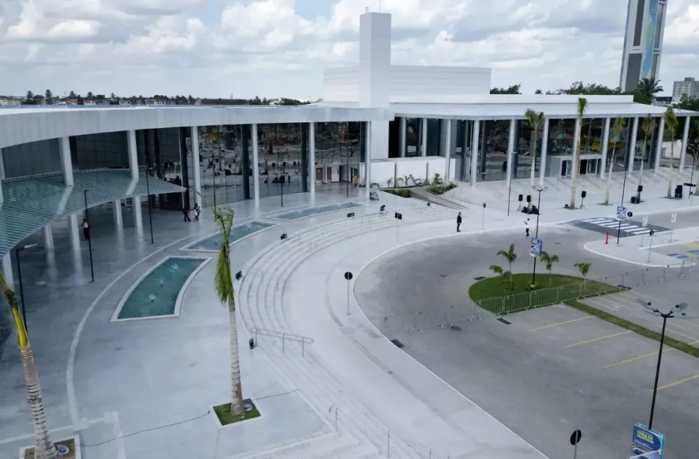 Música, cinema, oficina e espetáculo: programação de verão movimenta o Teatro e Centro de Convenções de Feira de Santana