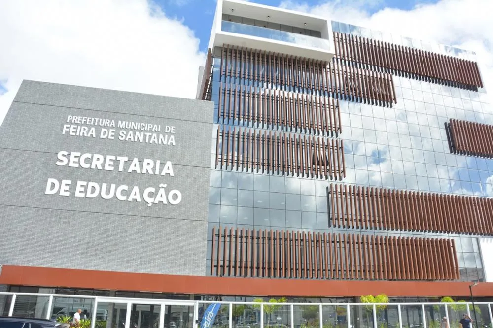 Prefeitura de Feira de Santana abre seleção simplificada para contratação de mil professores