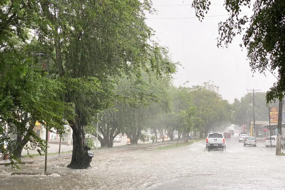 Inmet emite alerta amarelo para chuvas intensas em Feira de Santana e outras 189 cidades da Bahia