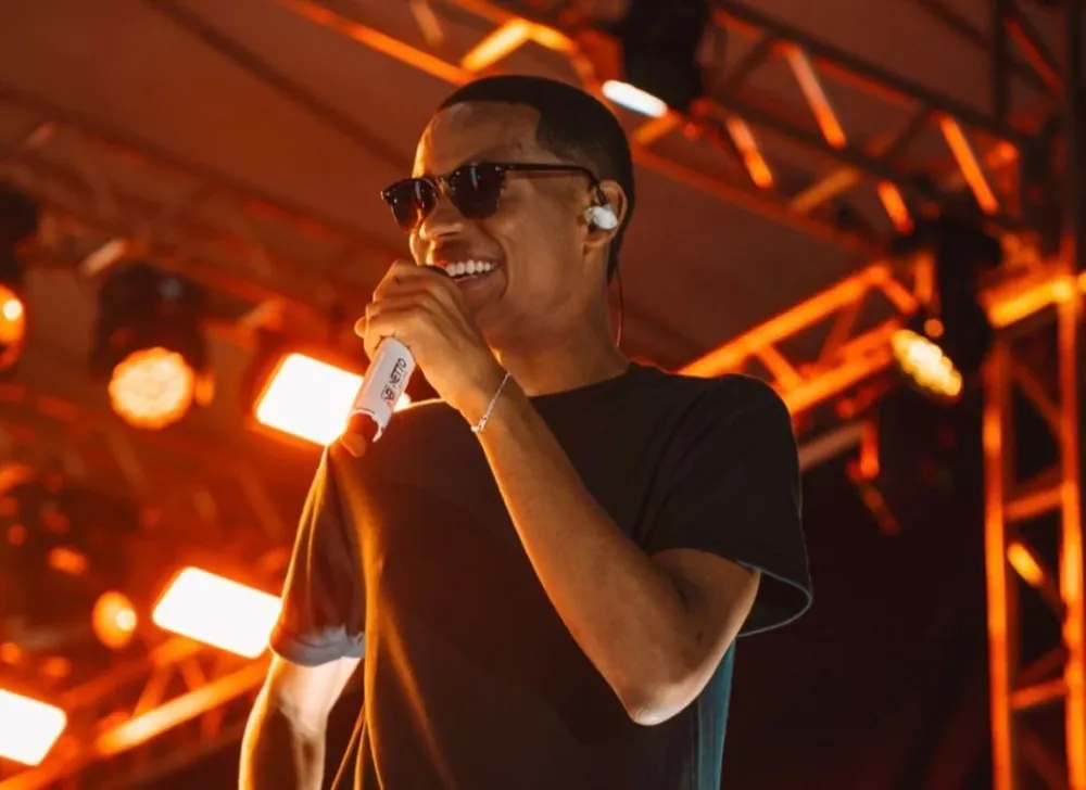 Netto Brito alcança Top 1 do YouTube Charts com música em parceria com Pablo