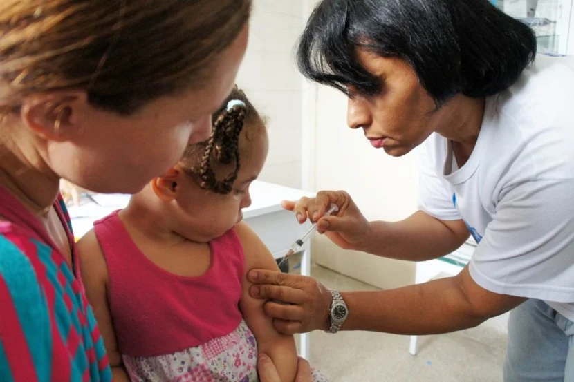 Sesab alerta para os riscos das síndromes respiratórias entre as crianças e convoca população a se vacinar