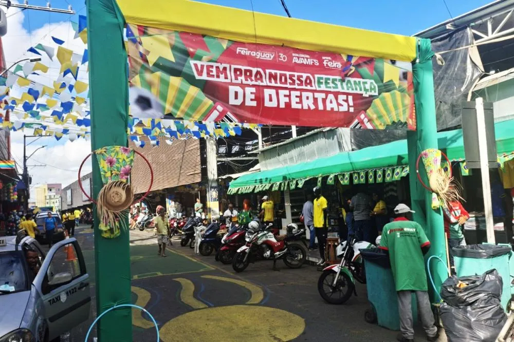 Intervenção artística é concluída no Feiraguay e transforma ruas em galeria a céu aberto