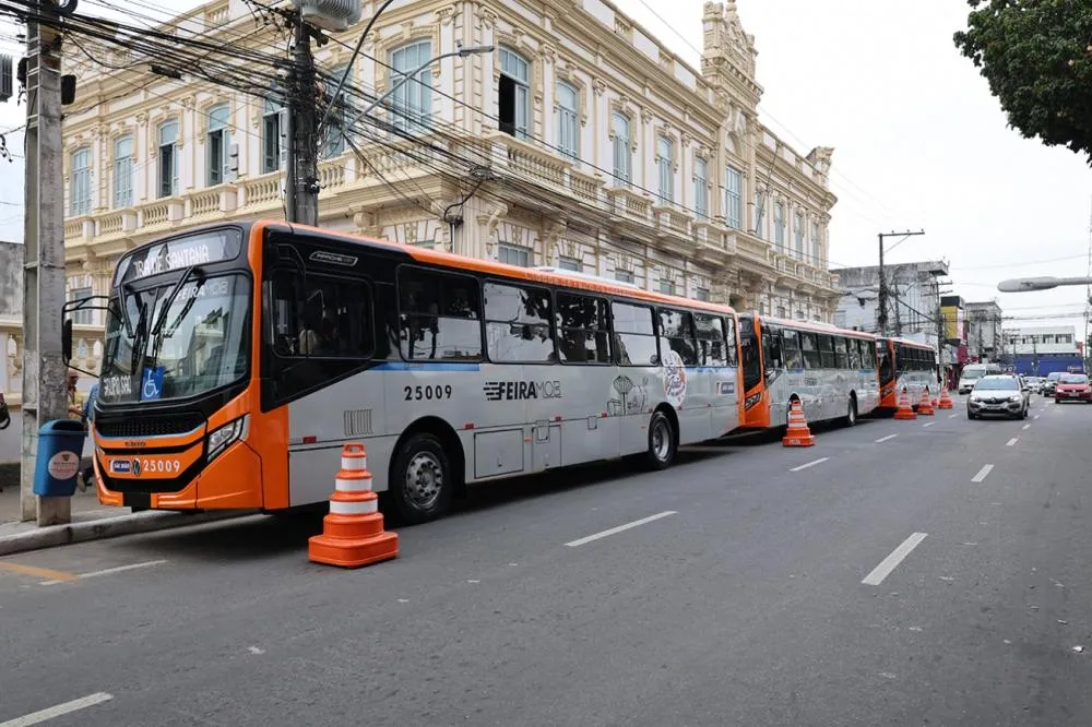 Frota do transporte coletivo de Feira ganha mais seis ônibus zero quilômetro