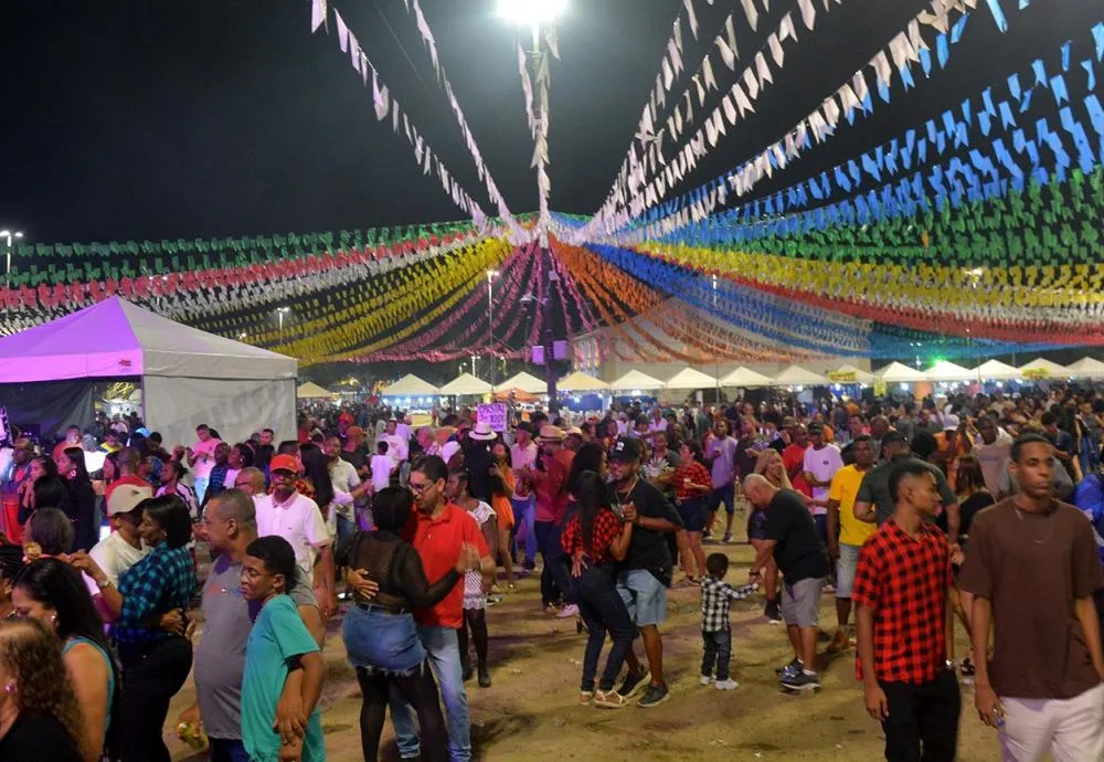 Forró no pé e olho na Copa: confira a agenda cultural do fim de semana em Feira