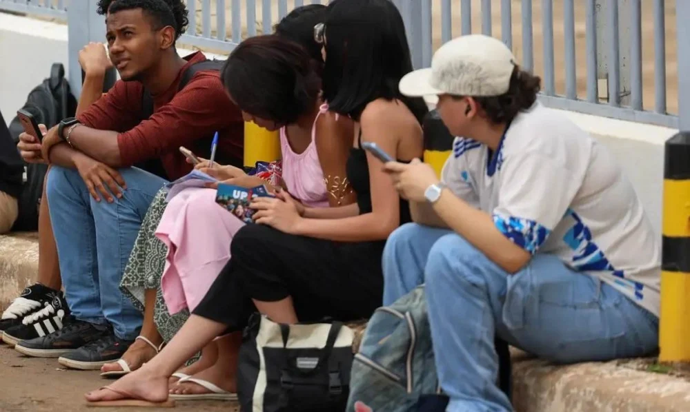 Estudantes da rede estadual da Bahia ganham reforço para o Enem com novo aplicativo do Ministério da Educação