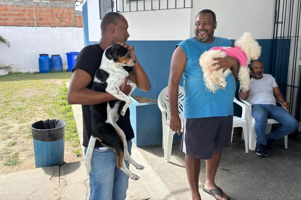Vacinação antirrábica segue disponível na Unidade de Controle de Zoonoses e mobilização aos sábados avança para novos bairros