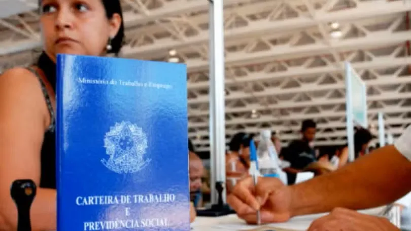 Desemprego no Brasil Cai para 6,2%, Menor Taxa em 11 Anos