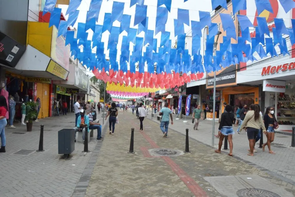 Comércio de Feira de Santana abre normalmente no feriado de 2 de Julho