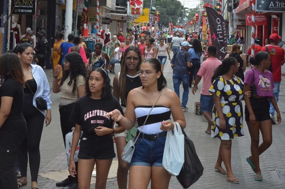 Comércio e serviços lideram ofertas de emprego da Casa do Trabalhador nesta quinta-feira (10)